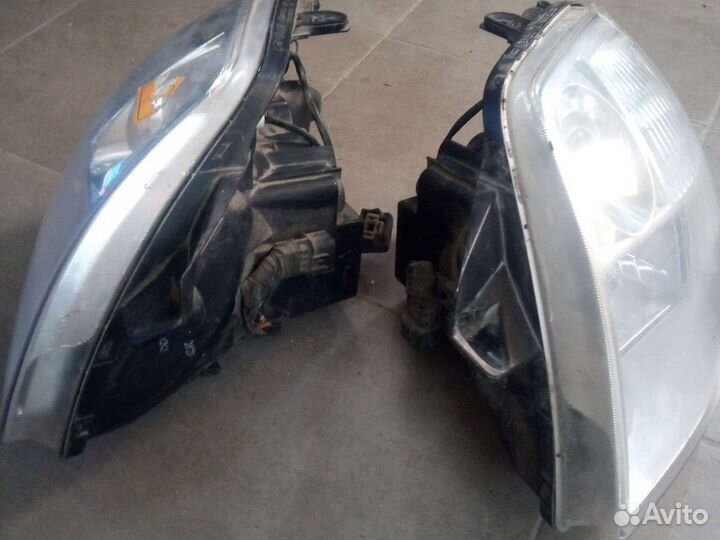 Фара передняя правая и левая Kia Picanto Хэтчбек