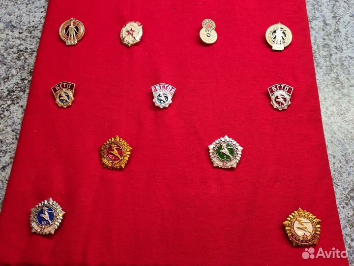 Продам значки СССР