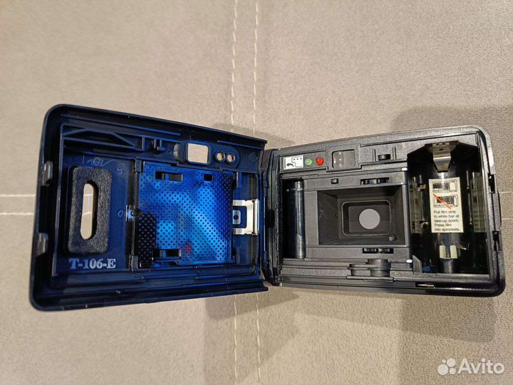 Плёночный фотоаппарат Polaroid 2000FF