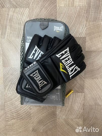 Боксерские перчатки everlast