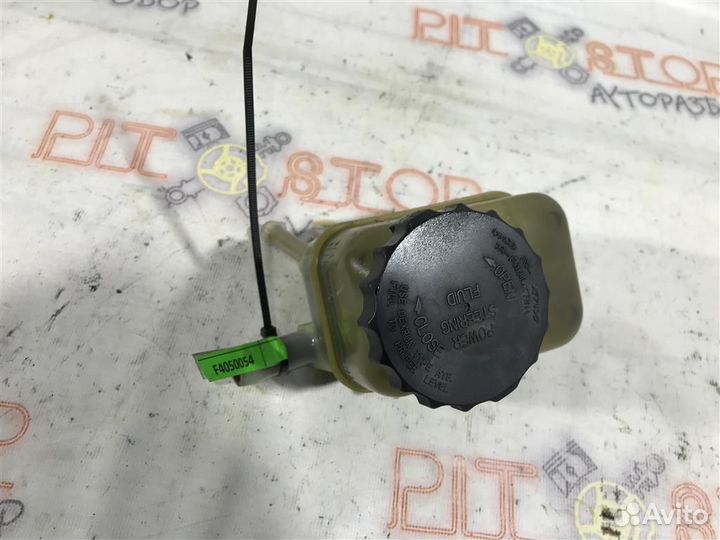 Бачок гур Toyota OPA