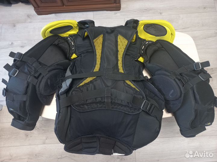 Вратарский нагрудник Bauer 2s pro SR L