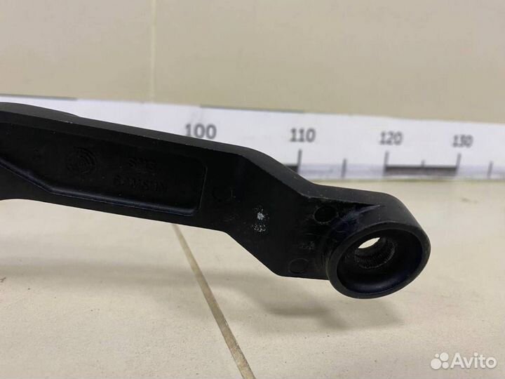 Поводок стеклоочистителя передний левый Nissan Alm