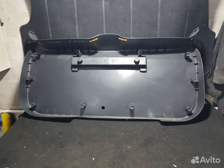 Обшивка крышки багажника opel astra h универсал