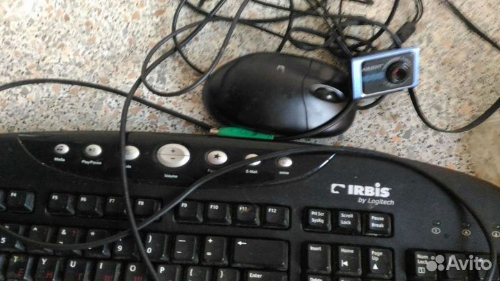 Клавиатура с камерой и мышкой