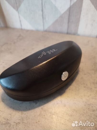 Солнцезащитные очки женские брендовые