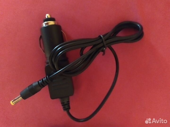 Автомобильное зарядное устройство для телефона