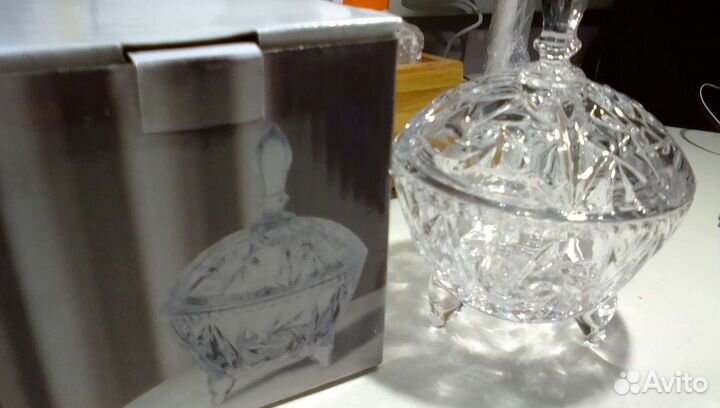 Икорница на ножках