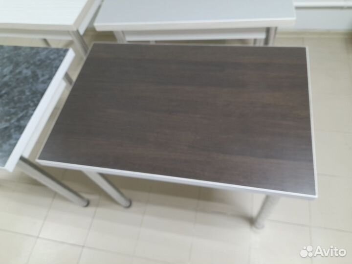 Кухонный стол новый размер 90/60