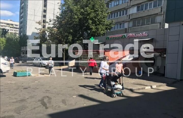 Продам торговое помещение, 303 м²