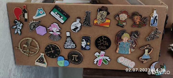 Металлические значки