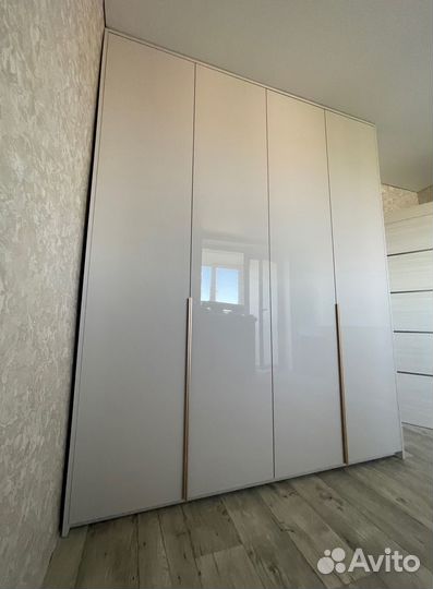 Шкаф распашной