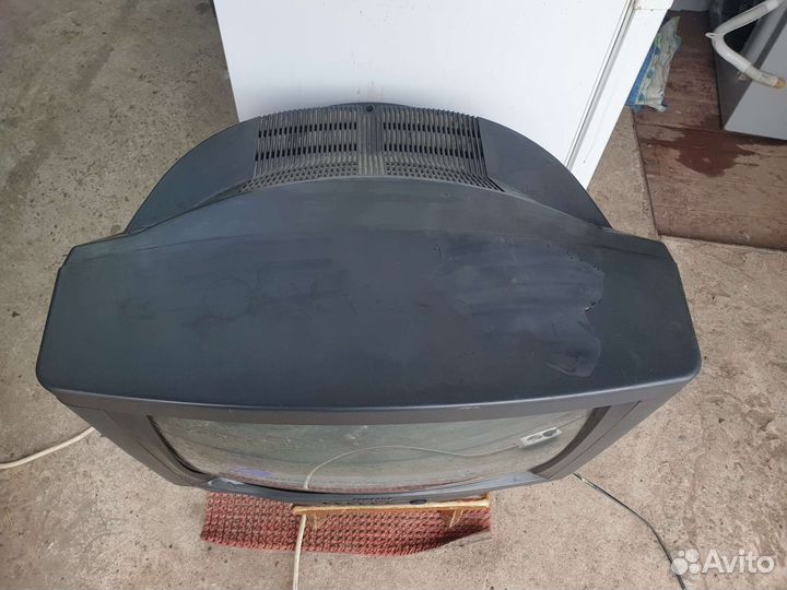 Телевизор Samsung 52см