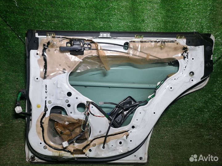 Дверь задняя правая Toyota Crown JZS140 Пустая