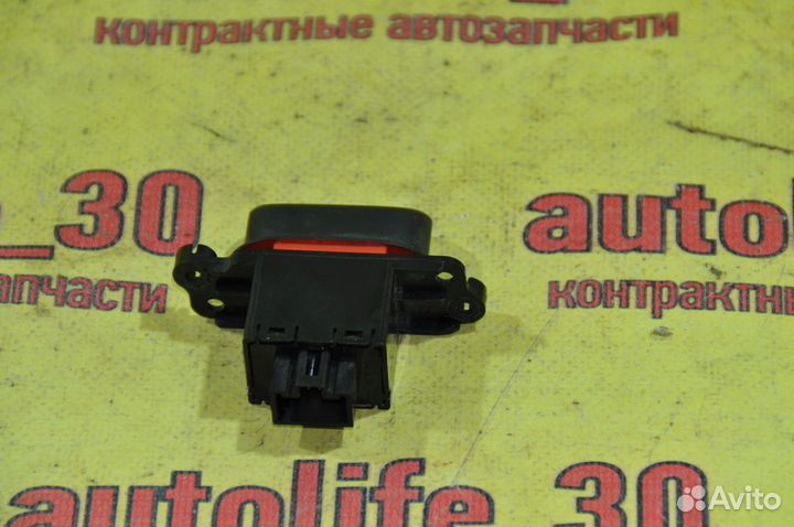 Кнопка аварийной сигнализации Kia Cerato 3