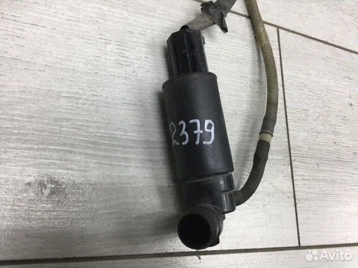 Насос омывателя передний Toyota Avensis универсал