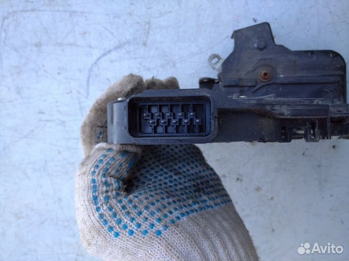 Замок передний правый Форд Фокус 2