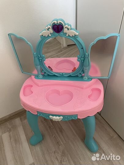 Туалетный столик для девочки (трюмо)