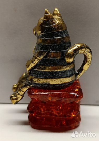 Фигурка Питерский Кот с рыбой бронза