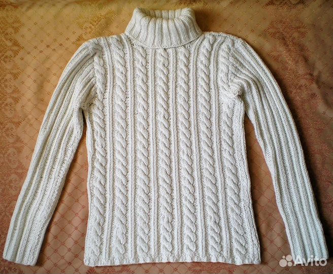 Свитер вязаный