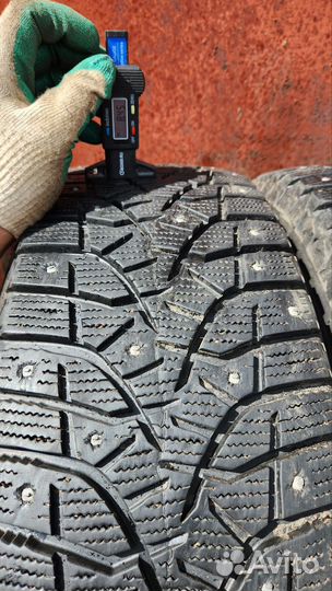 Bridgestone Blizzak Spike-02 SUV 225/65 R17