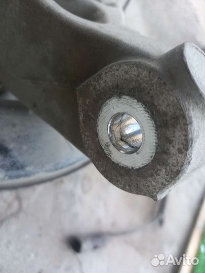 Кулак поворотный левый chevrolet cruze