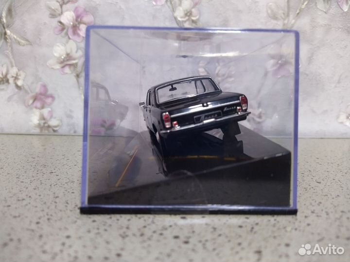 Модель автомобиля Волга Газ-24 Ixo 1:43