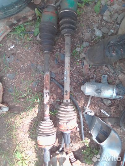 Привод передний в сборе Субару Форестер 1999 2л