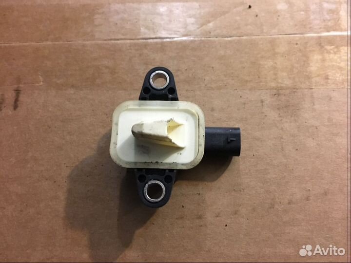 Датчик удара боковой Ауди Шкода Фольксваген