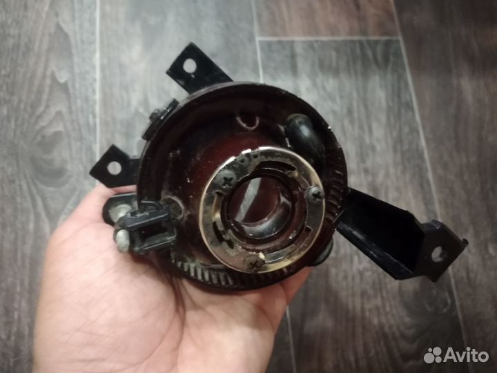 Противотуманная правая фара polo sedan