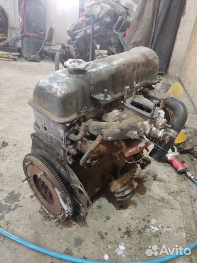 Продам двигатель 21011