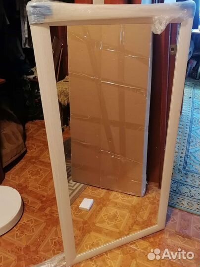 Зеркало настенное