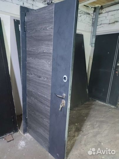 Утепленные входные двери б/у