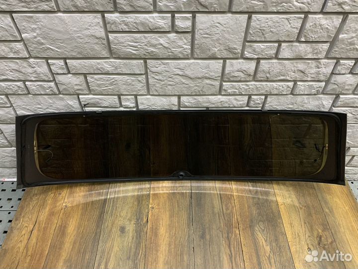 VW Golf 6 Стекло двери багажника