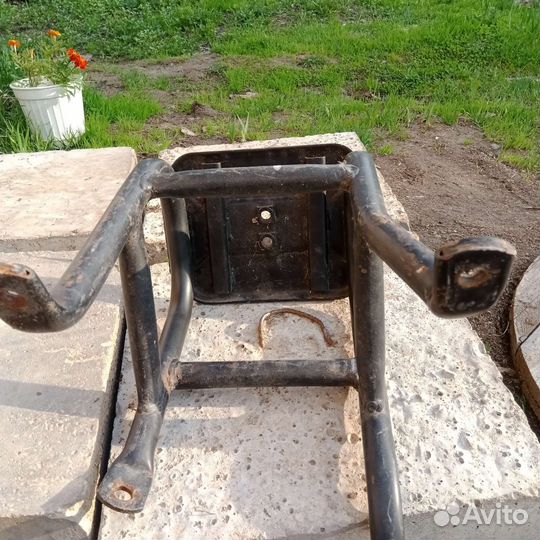 Кронштейн запасного колеса