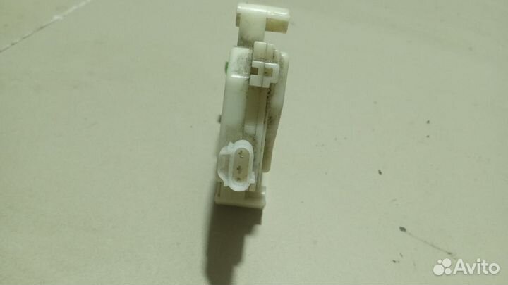 Активатор замка багажника Mitsubishi Outlander