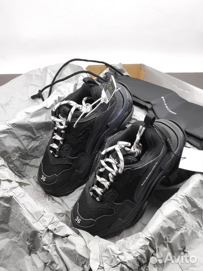 Balenciaga Triple S clear sole black