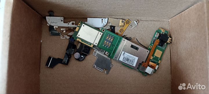 Запчасти для iPhone 6s и iPhone 4