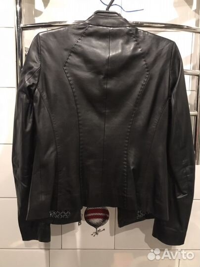 Куртка кожаная женская 42