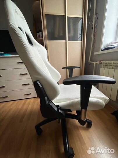 Кресло компьютерное hiper