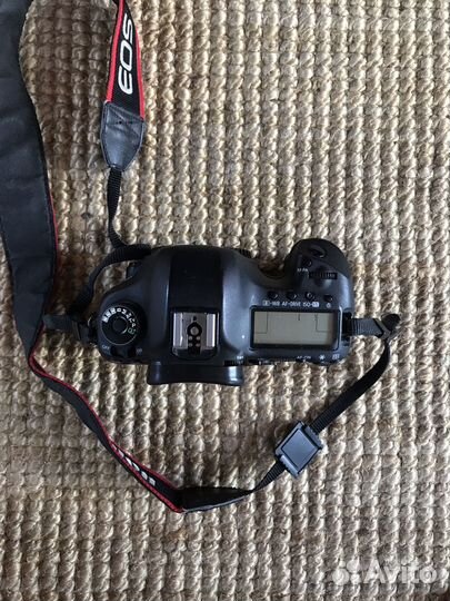 Зеркальный фотоаппарат Canon eos 5D mark iii