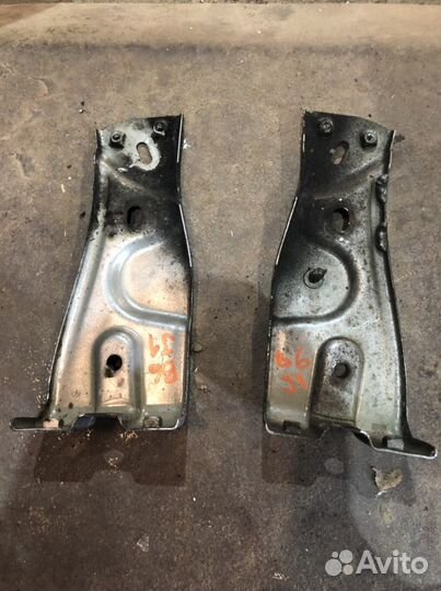 Кронштейн крыла VW Passat B6 2005-2010