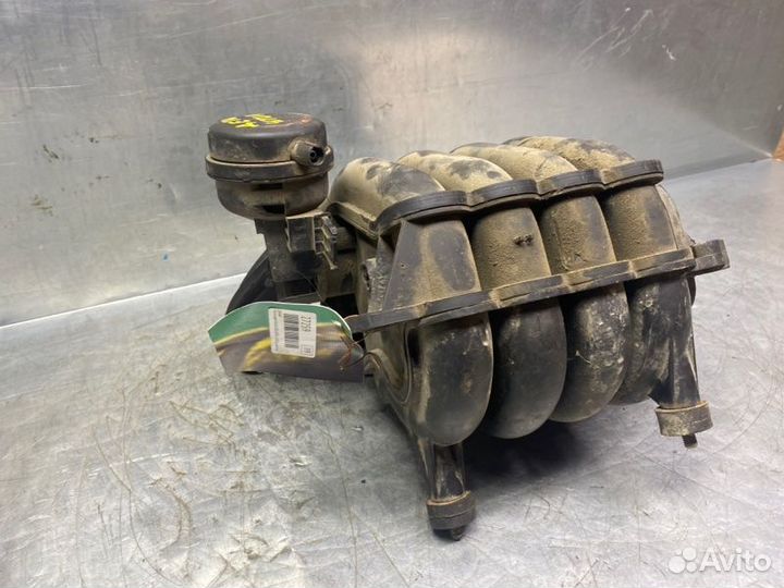 Коллектор впускной Volkswagen Passat B5