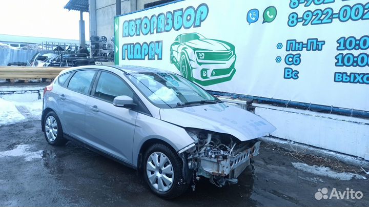 Накладка стекла заднего левого Ford Focus 3 186424