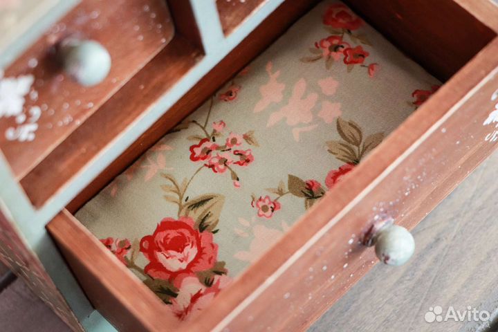 Миникомодик для украшений. Ручная работа