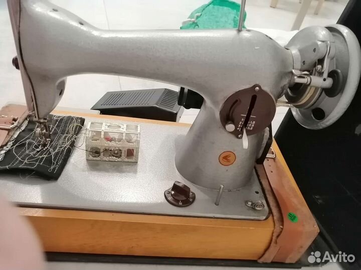Швейная машина Подольск 2М-33класса