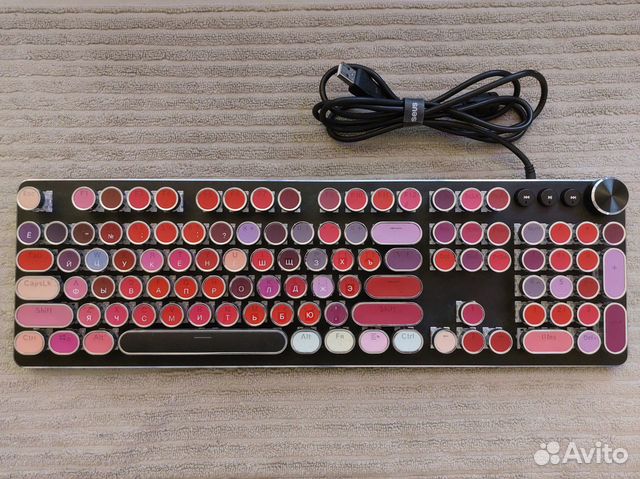Механическая клавиатура с подсветкой розовые тона