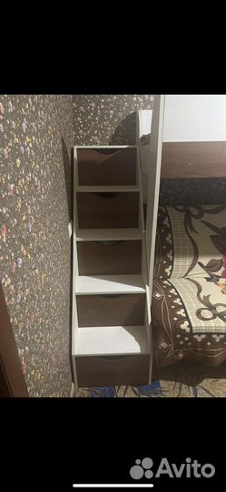 Кровать двухьярусная