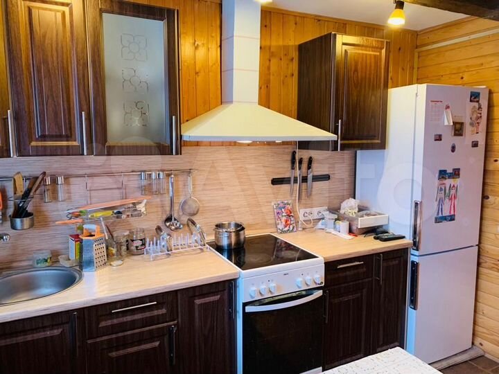 Дом 186 м² на участке 8 сот.