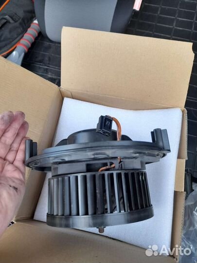 Продам вентилятор печки